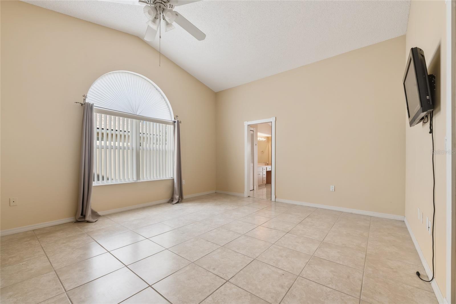 38 WESTMOUNT LN