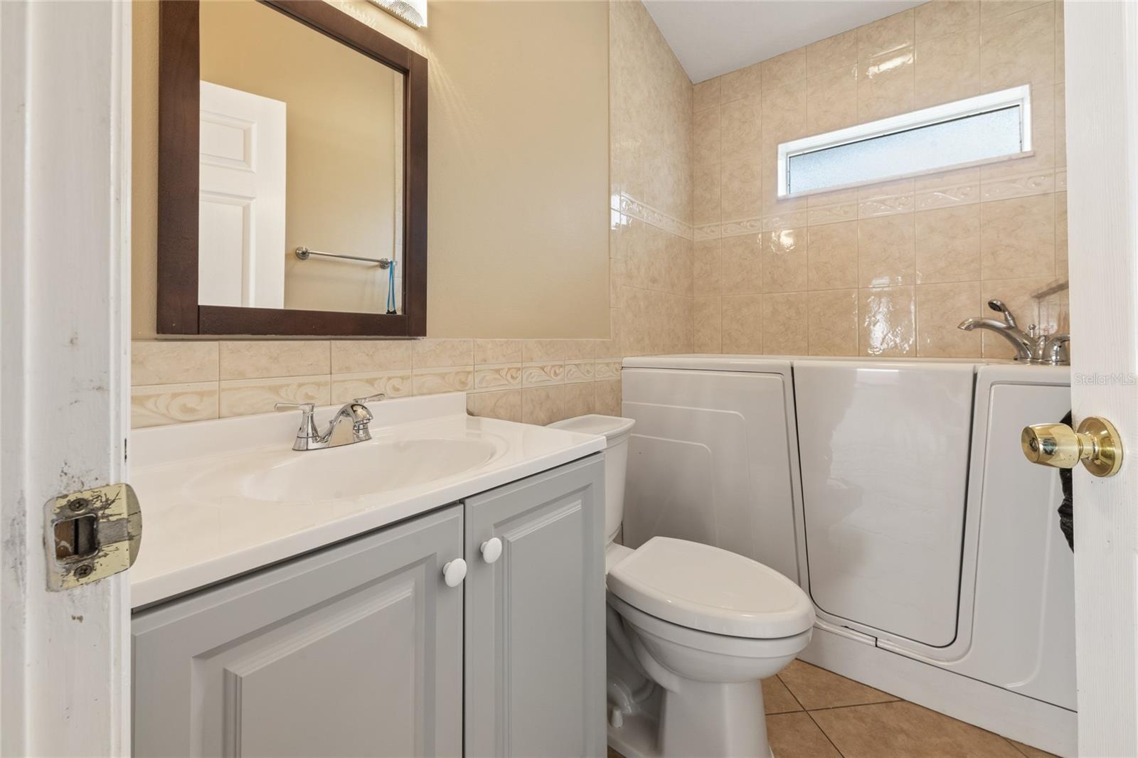 38 WESTMOUNT LN
