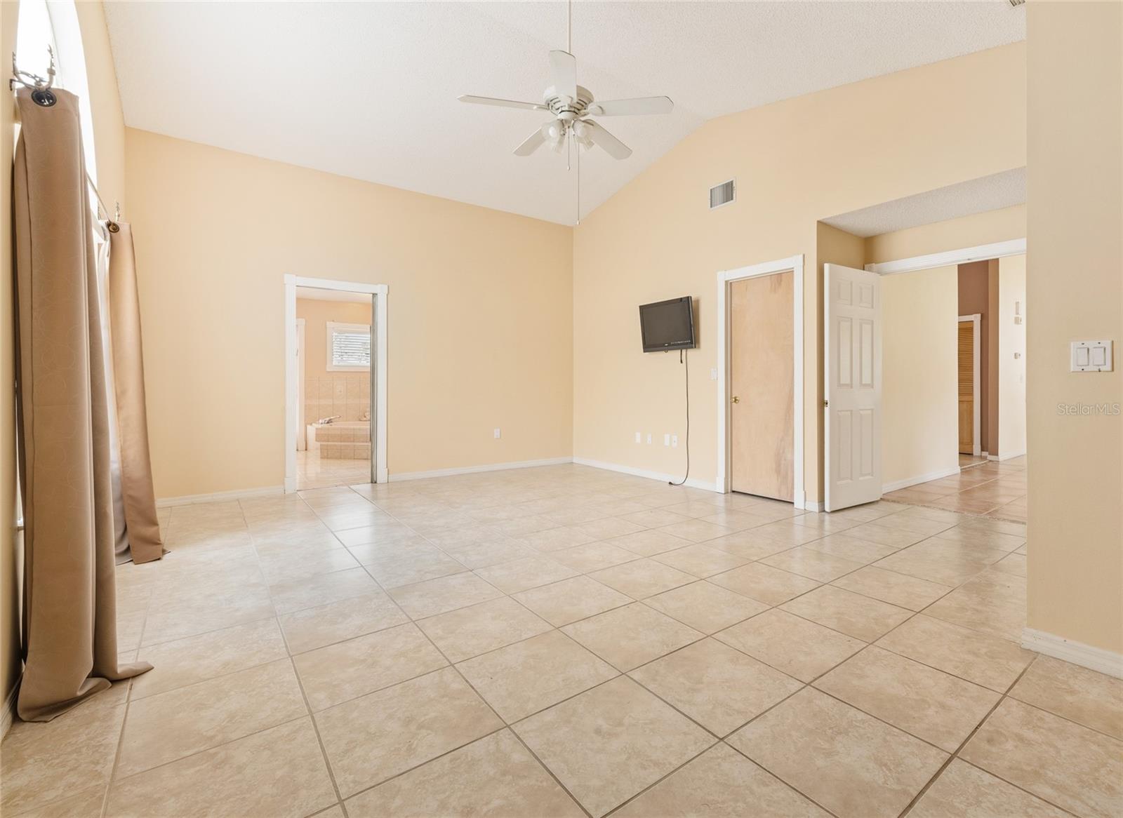 38 WESTMOUNT LN