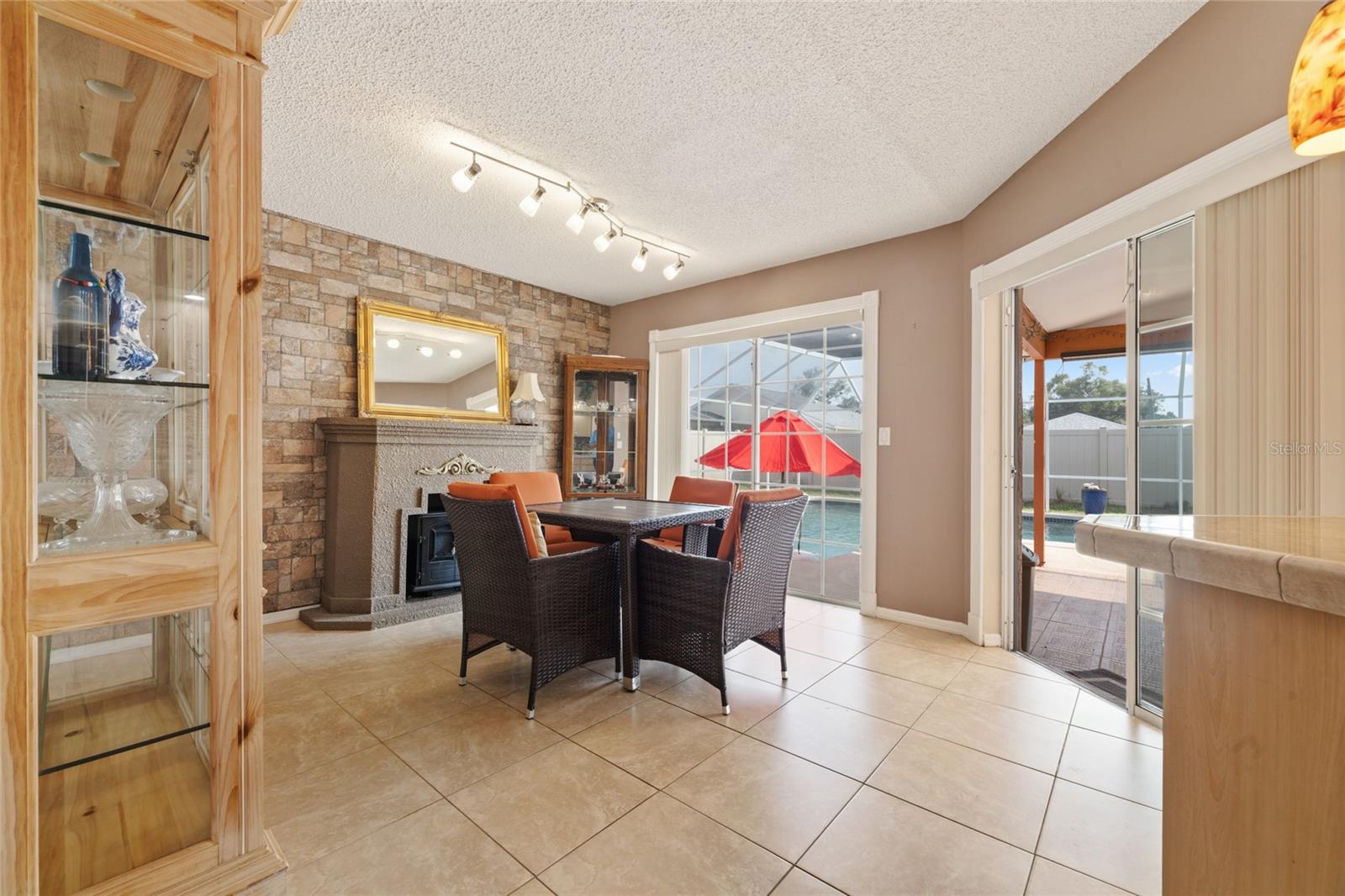 38 WESTMOUNT LN