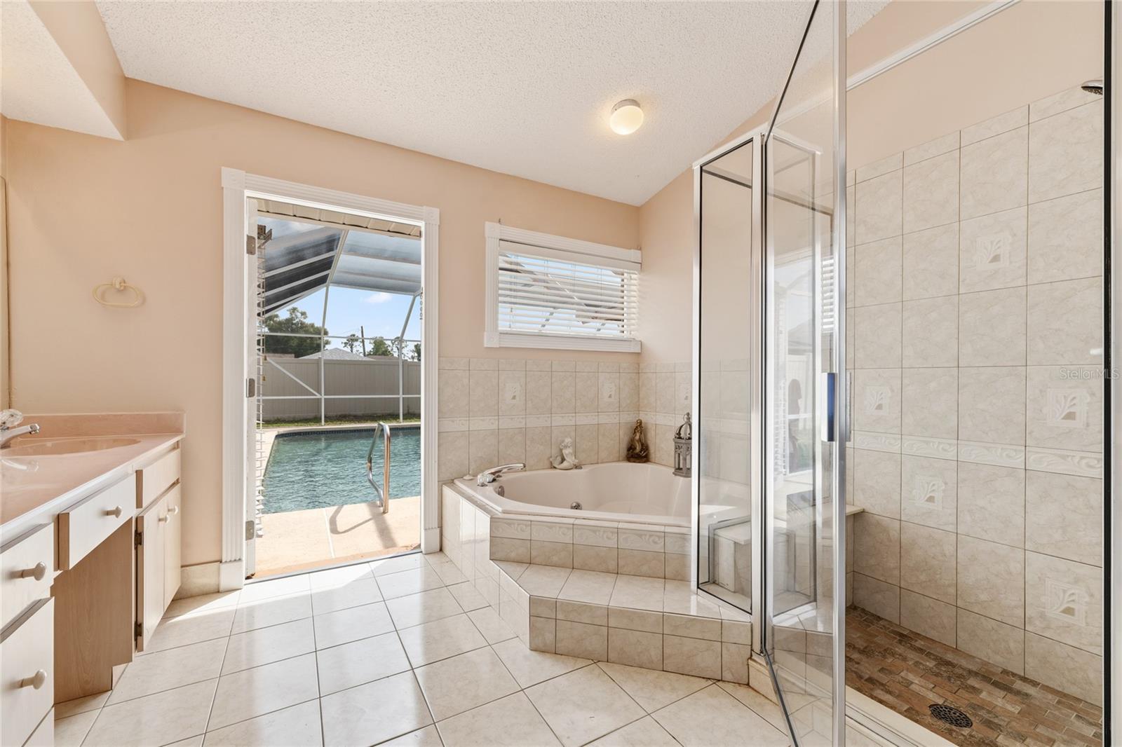 38 WESTMOUNT LN