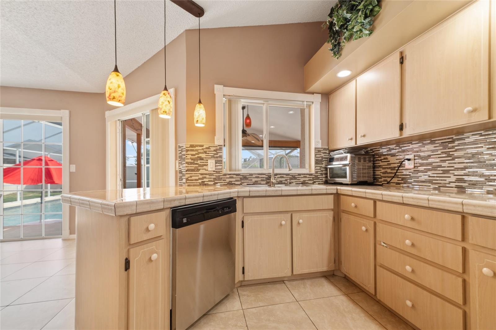 38 WESTMOUNT LN