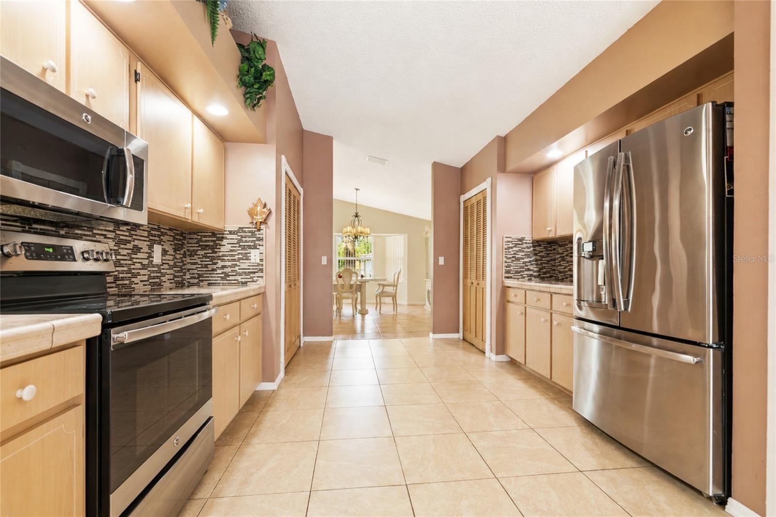 38 WESTMOUNT LN