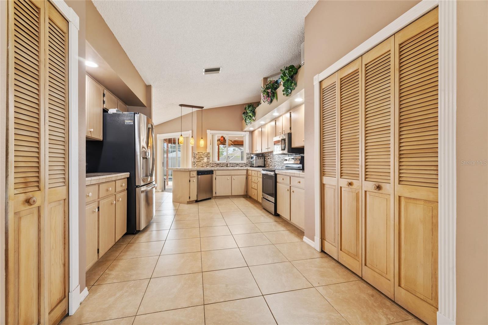 38 WESTMOUNT LN