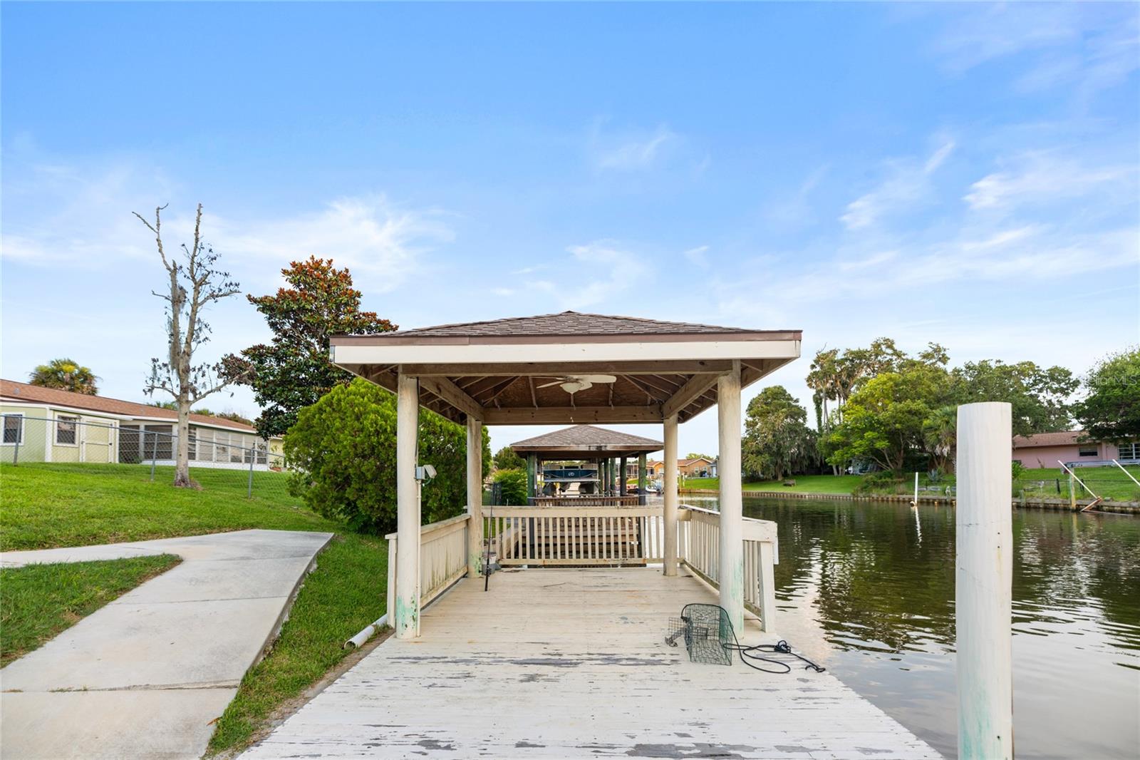 10 FELICIA CT