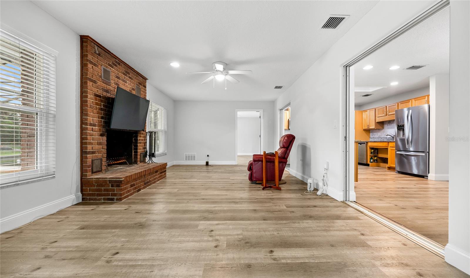 10 FELICIA CT