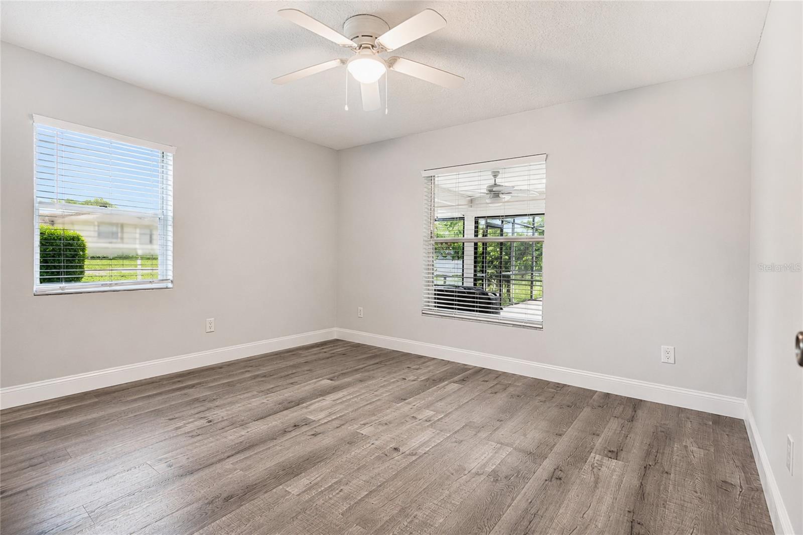 10 FELICIA CT