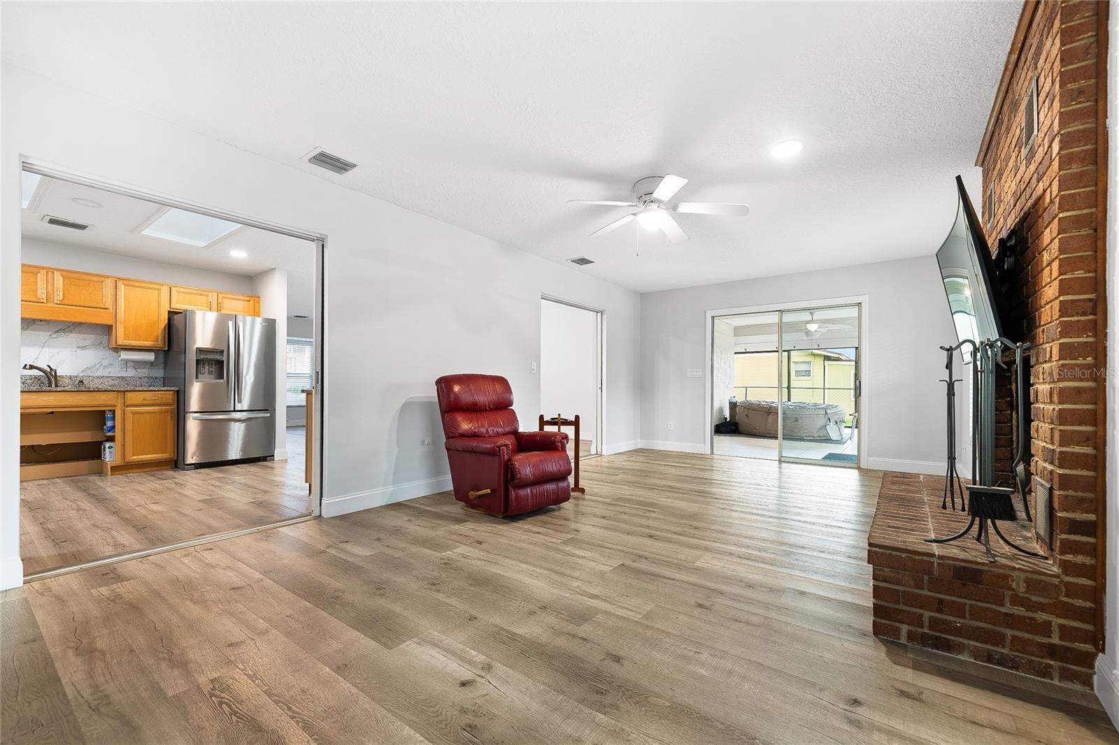 10 FELICIA CT