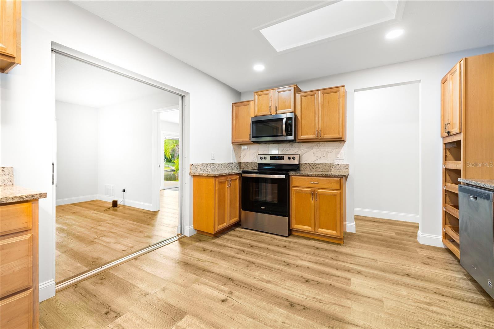 10 FELICIA CT