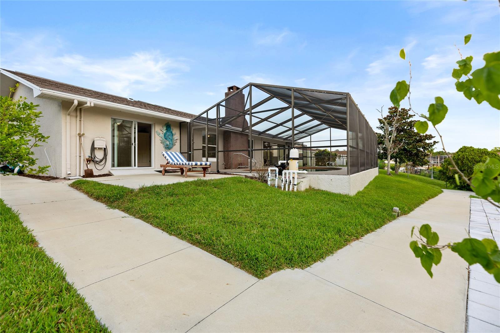 10 FELICIA CT