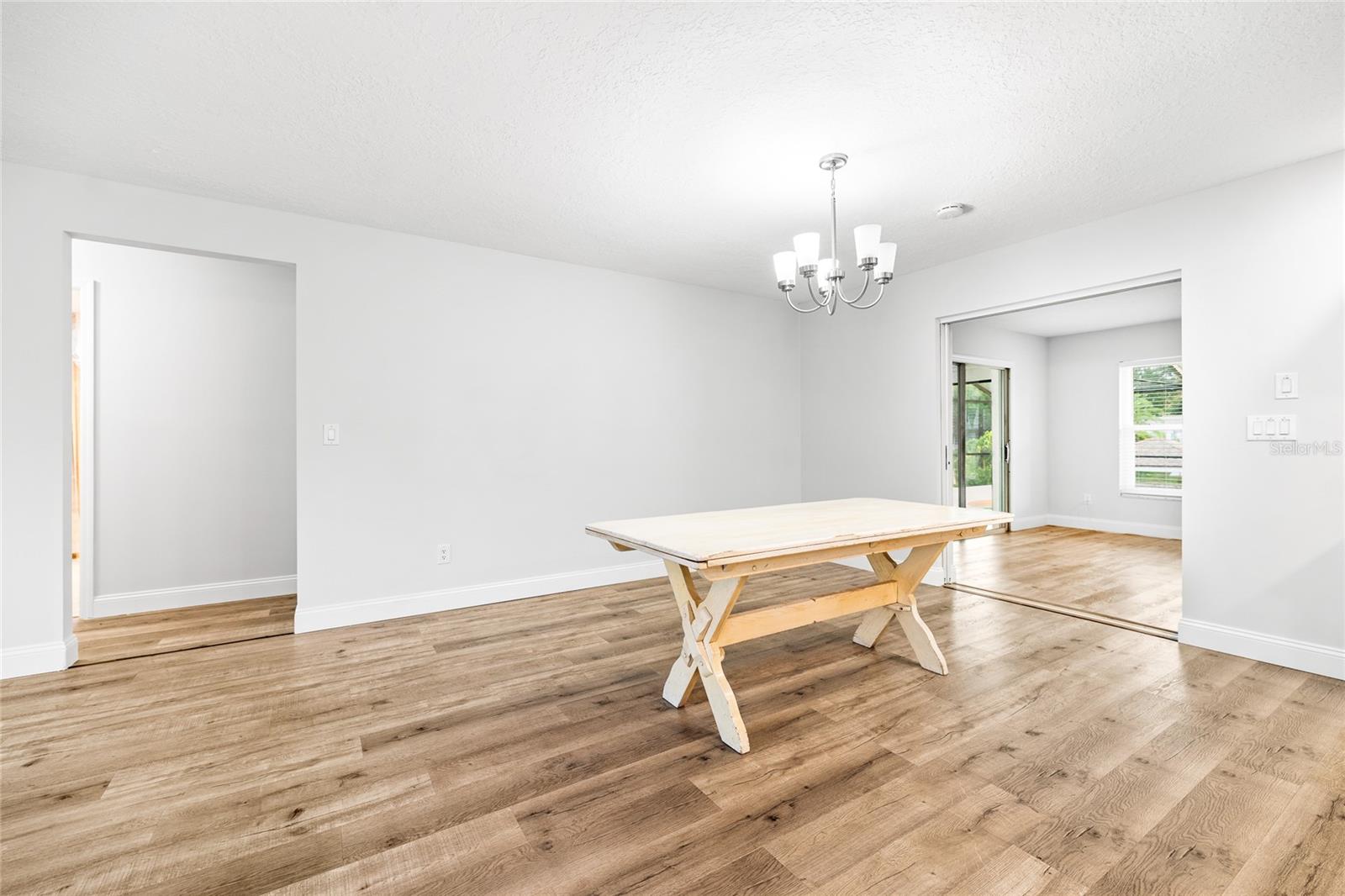 10 FELICIA CT