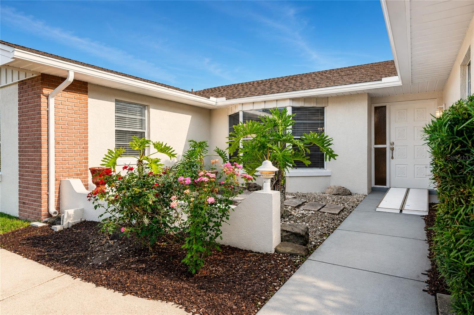 10 FELICIA CT