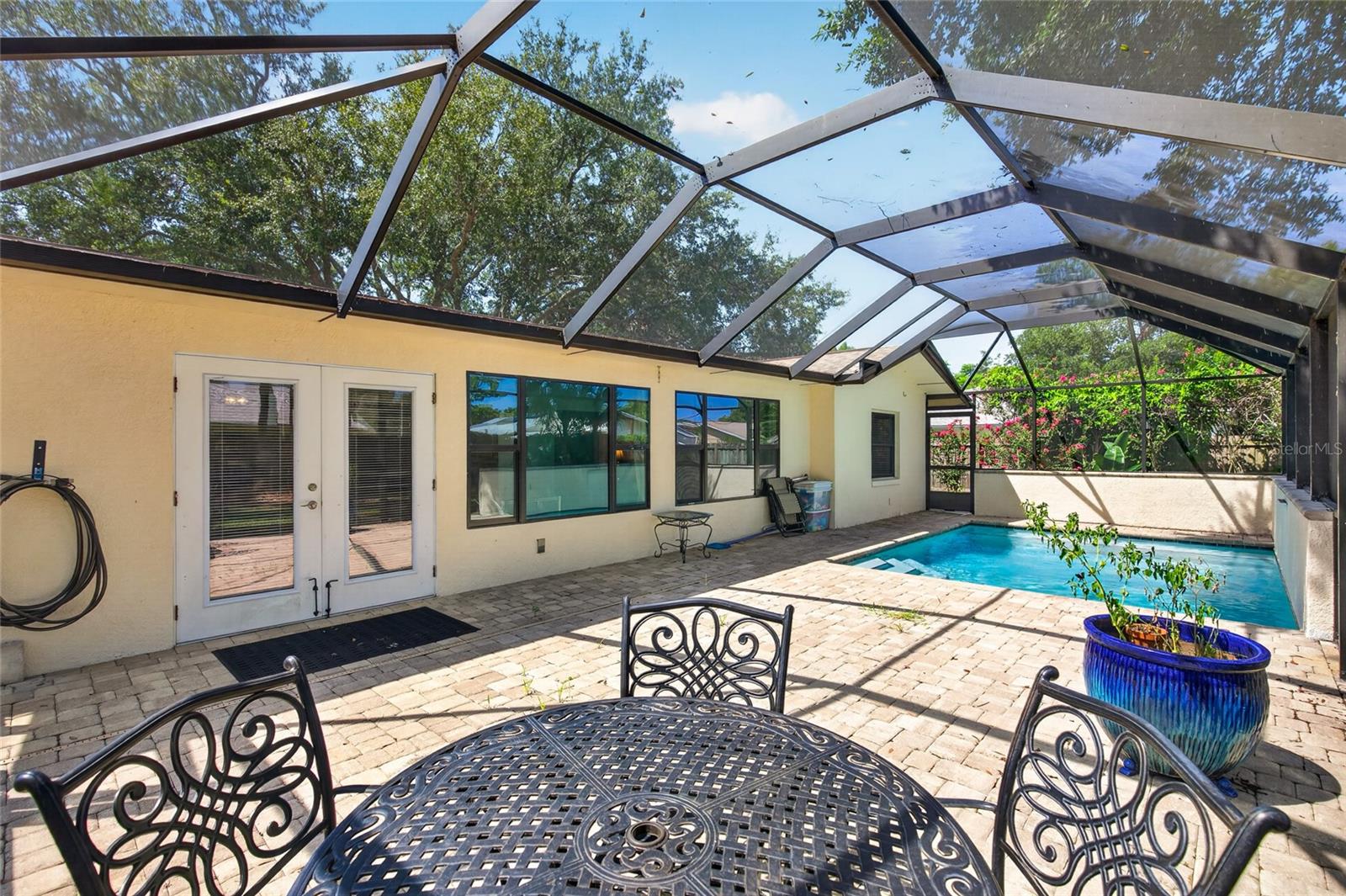 13 FAIRVIEW LN