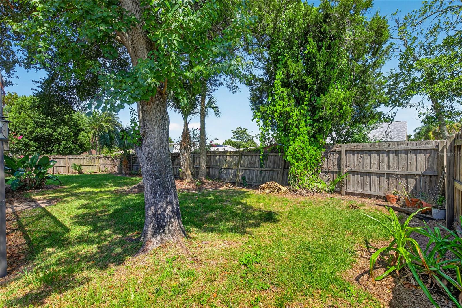 13 FAIRVIEW LN