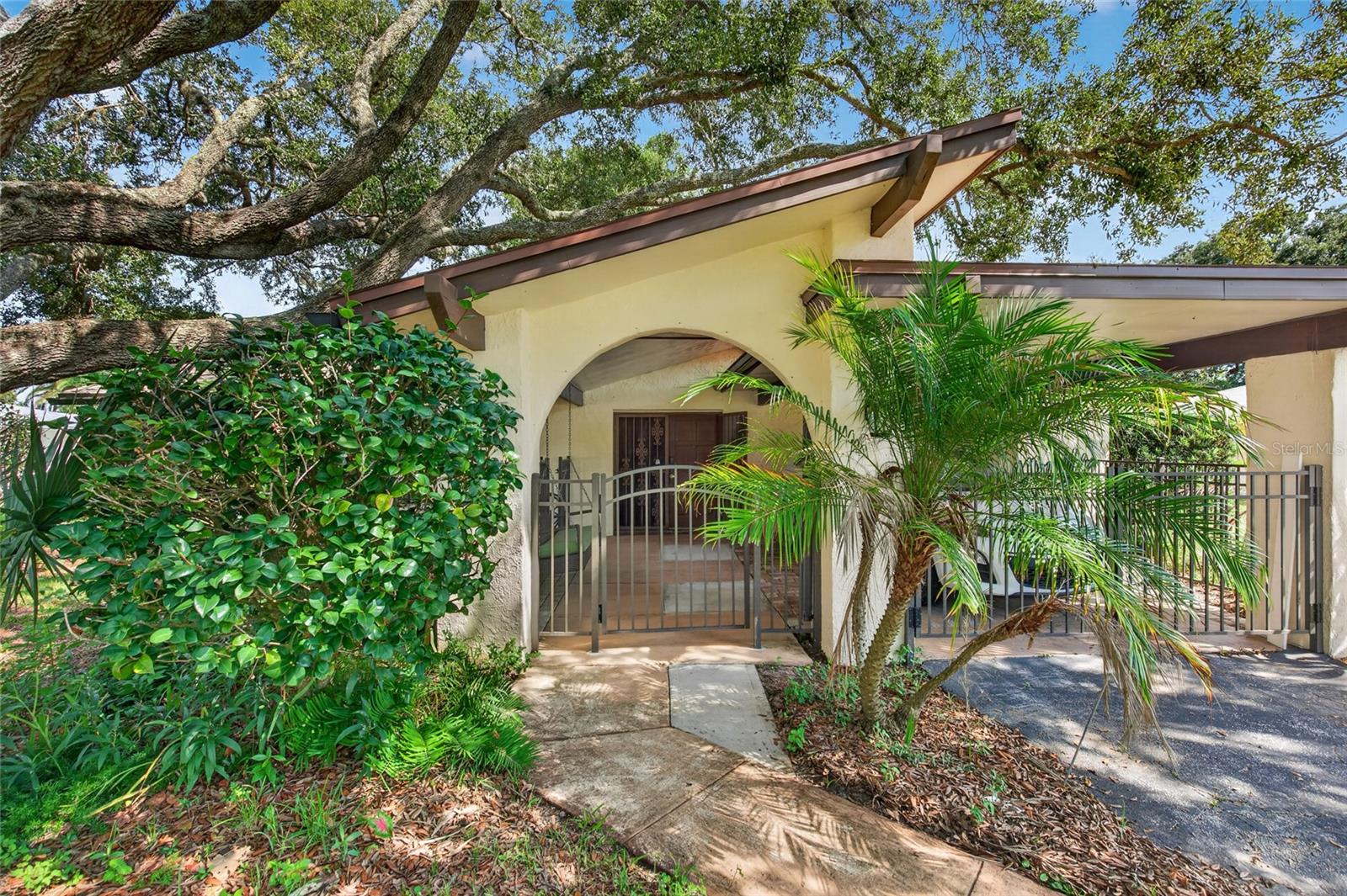 13 FAIRVIEW LN