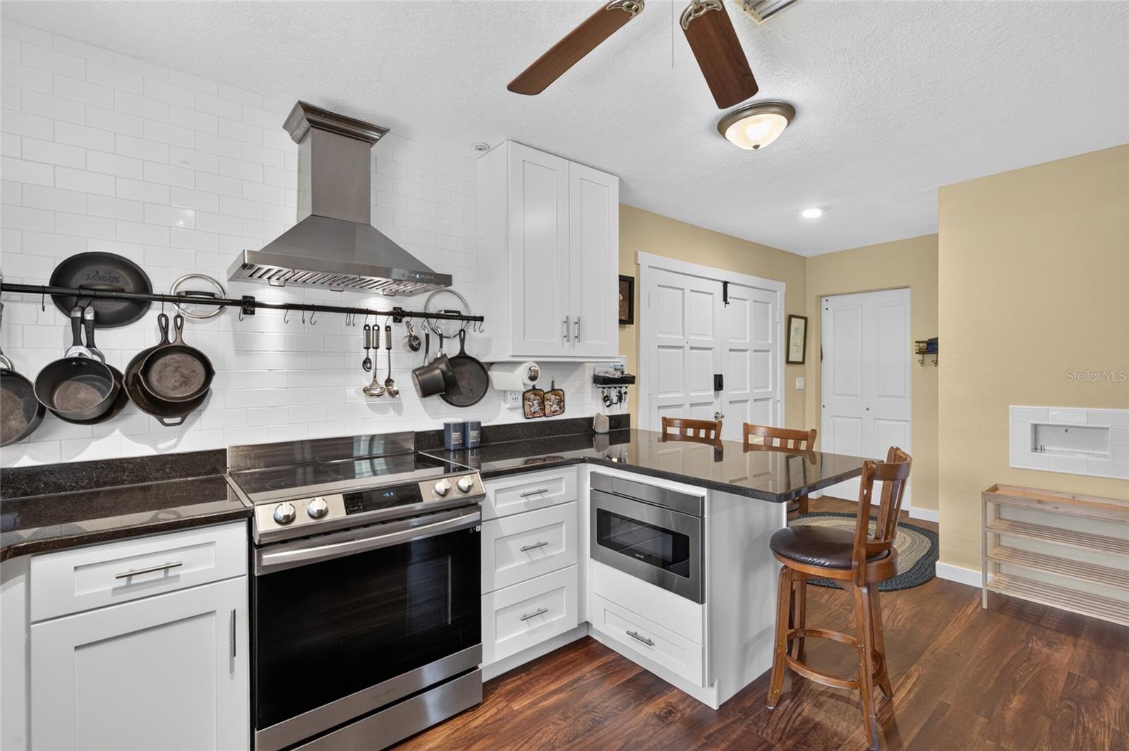 13 FAIRVIEW LN