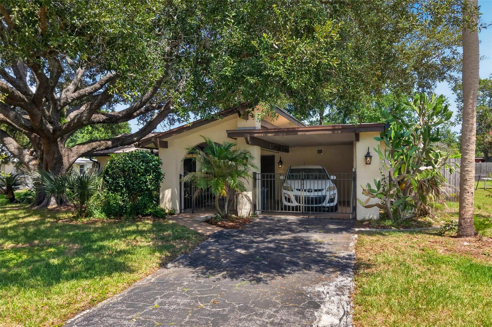 13 FAIRVIEW LN