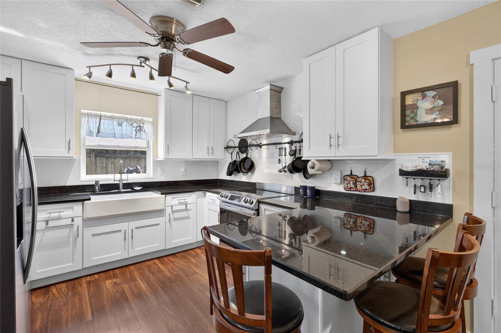 13 FAIRVIEW LN