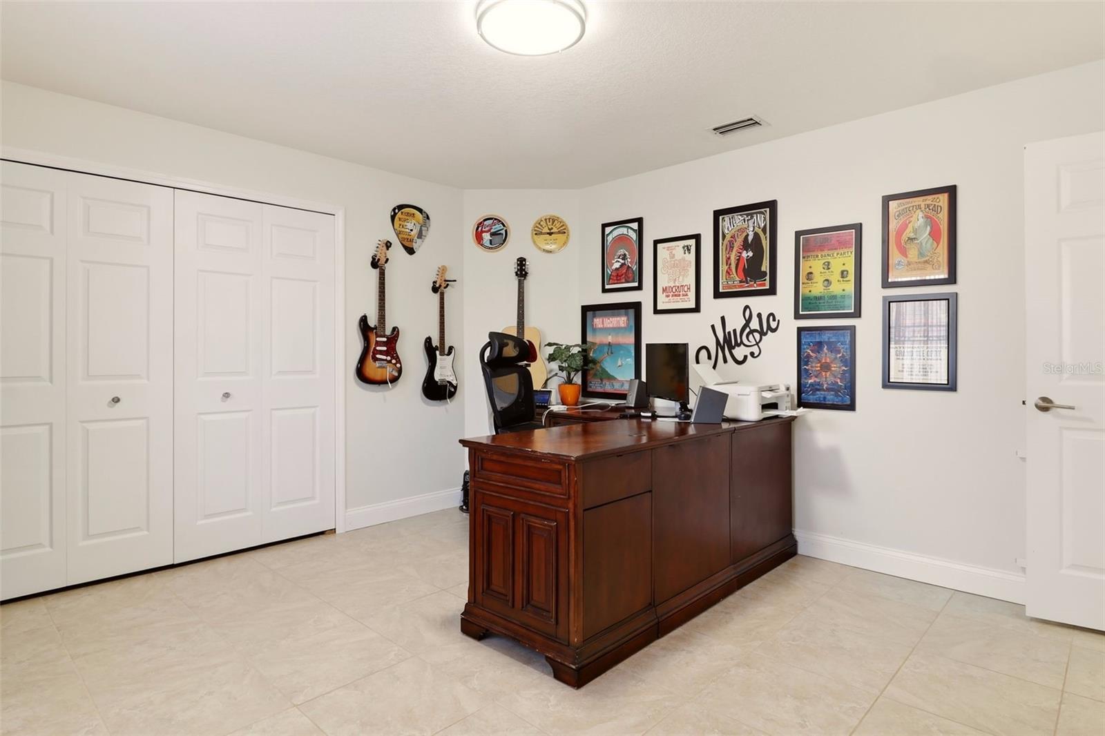 19 WOODGUILD PL