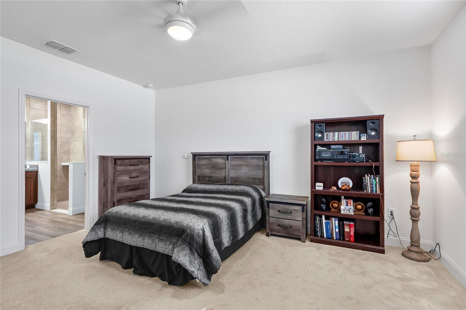 40 OAKLEAF WAY
