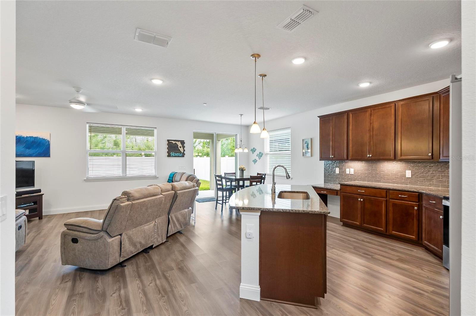 40 OAKLEAF WAY