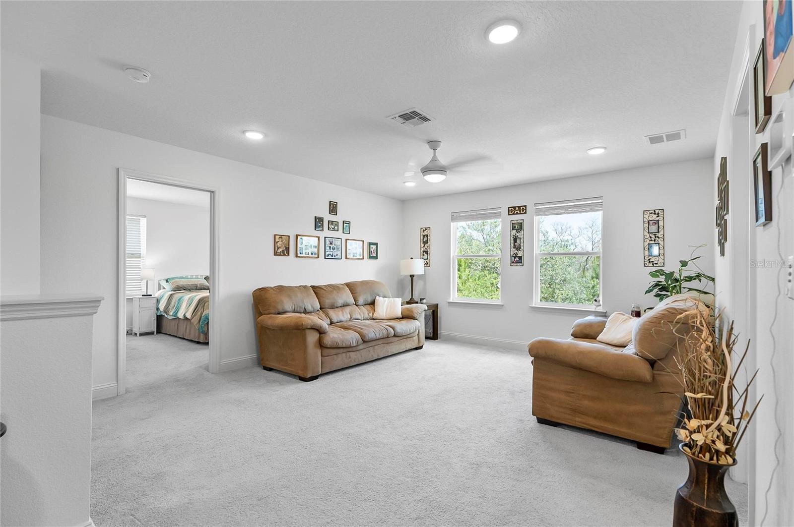 40 OAKLEAF WAY