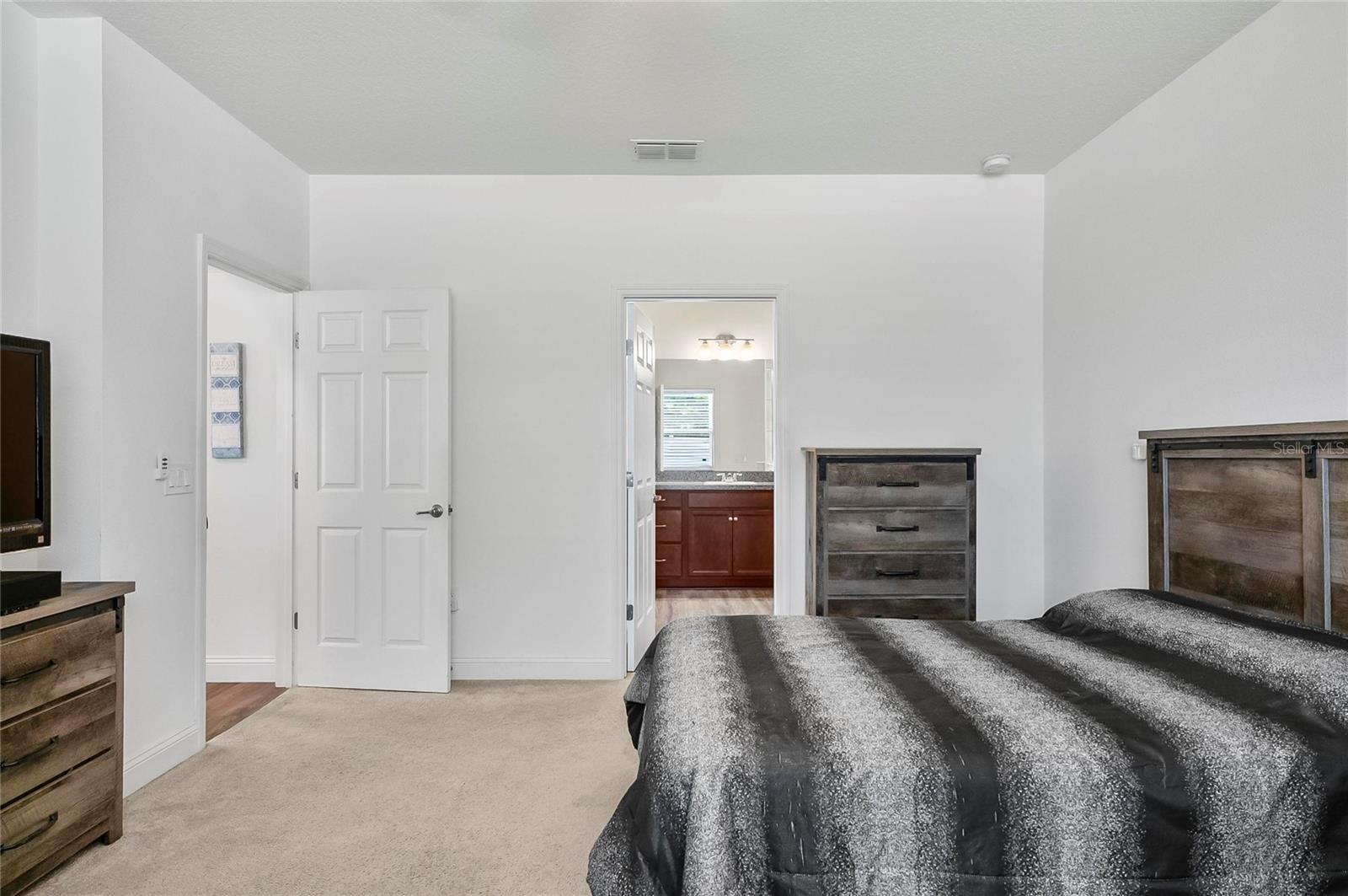 40 OAKLEAF WAY