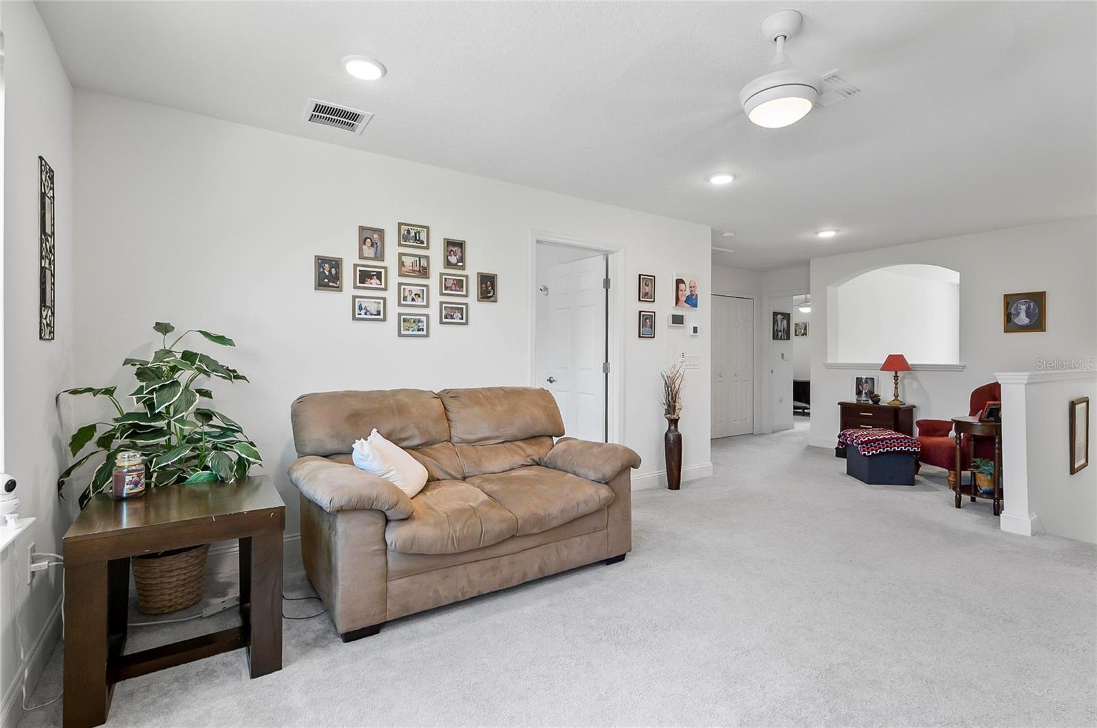 40 OAKLEAF WAY