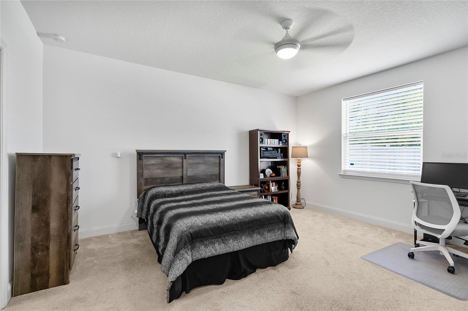40 OAKLEAF WAY