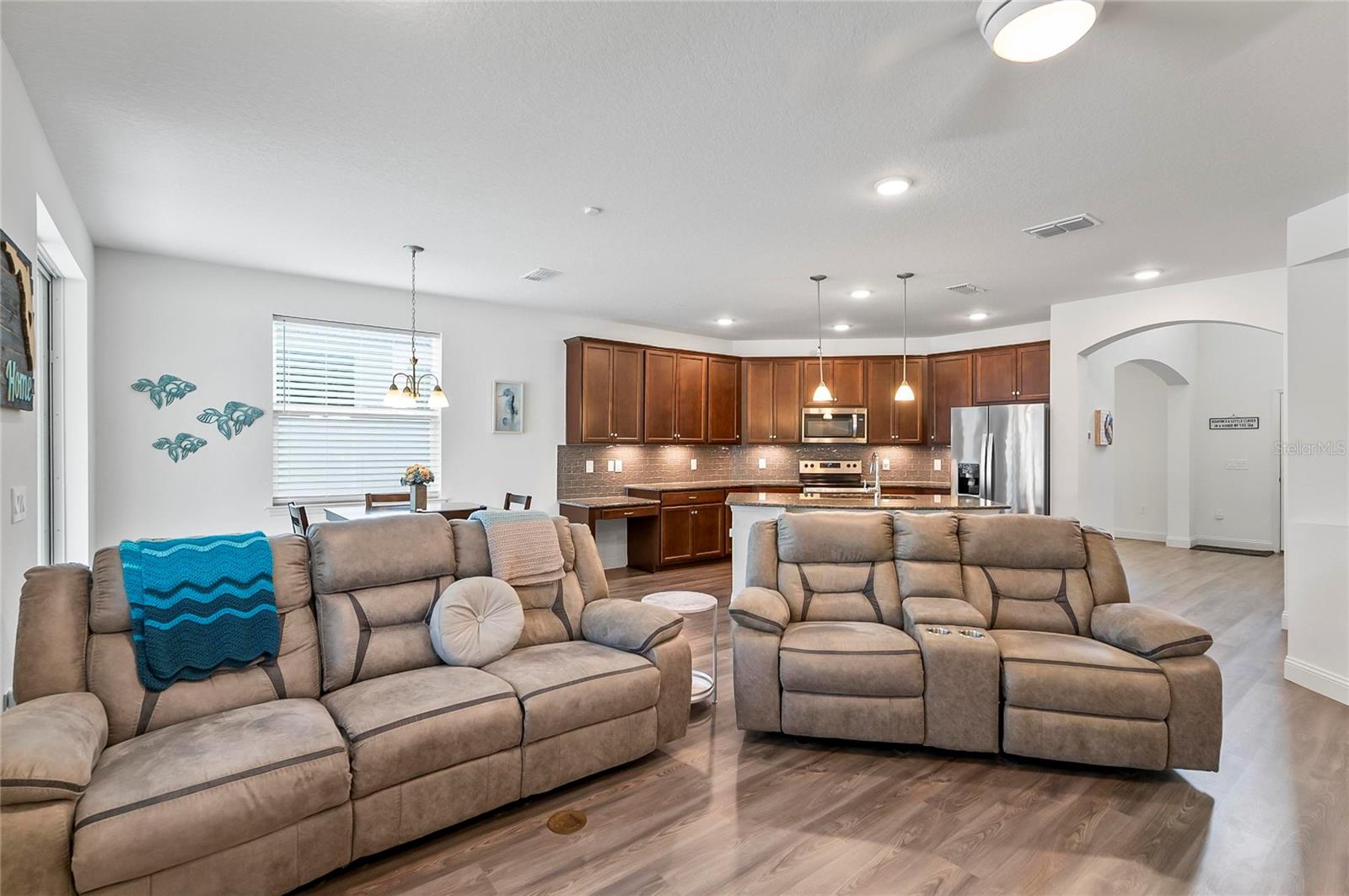 40 OAKLEAF WAY