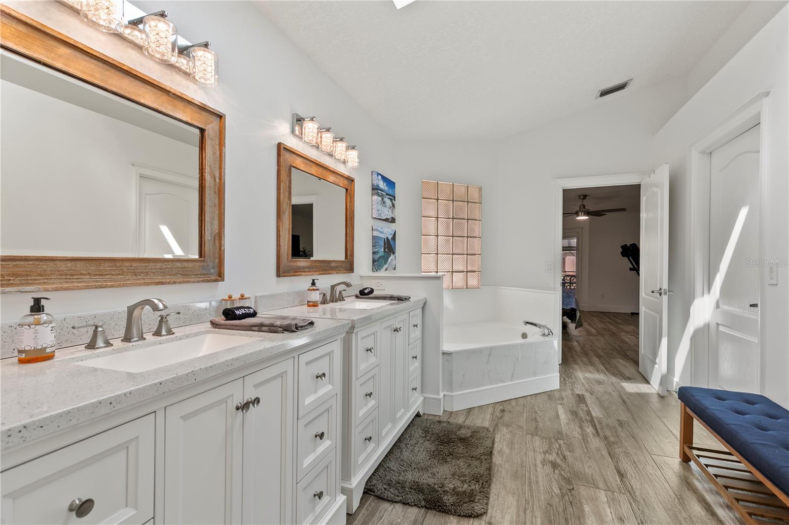 17 COLLINGTON CT