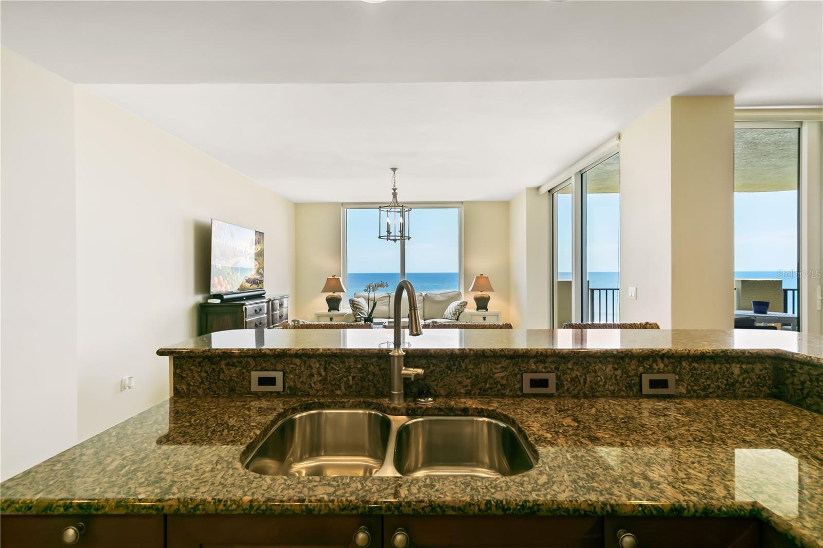 19 AVENUE DE LA MER #305