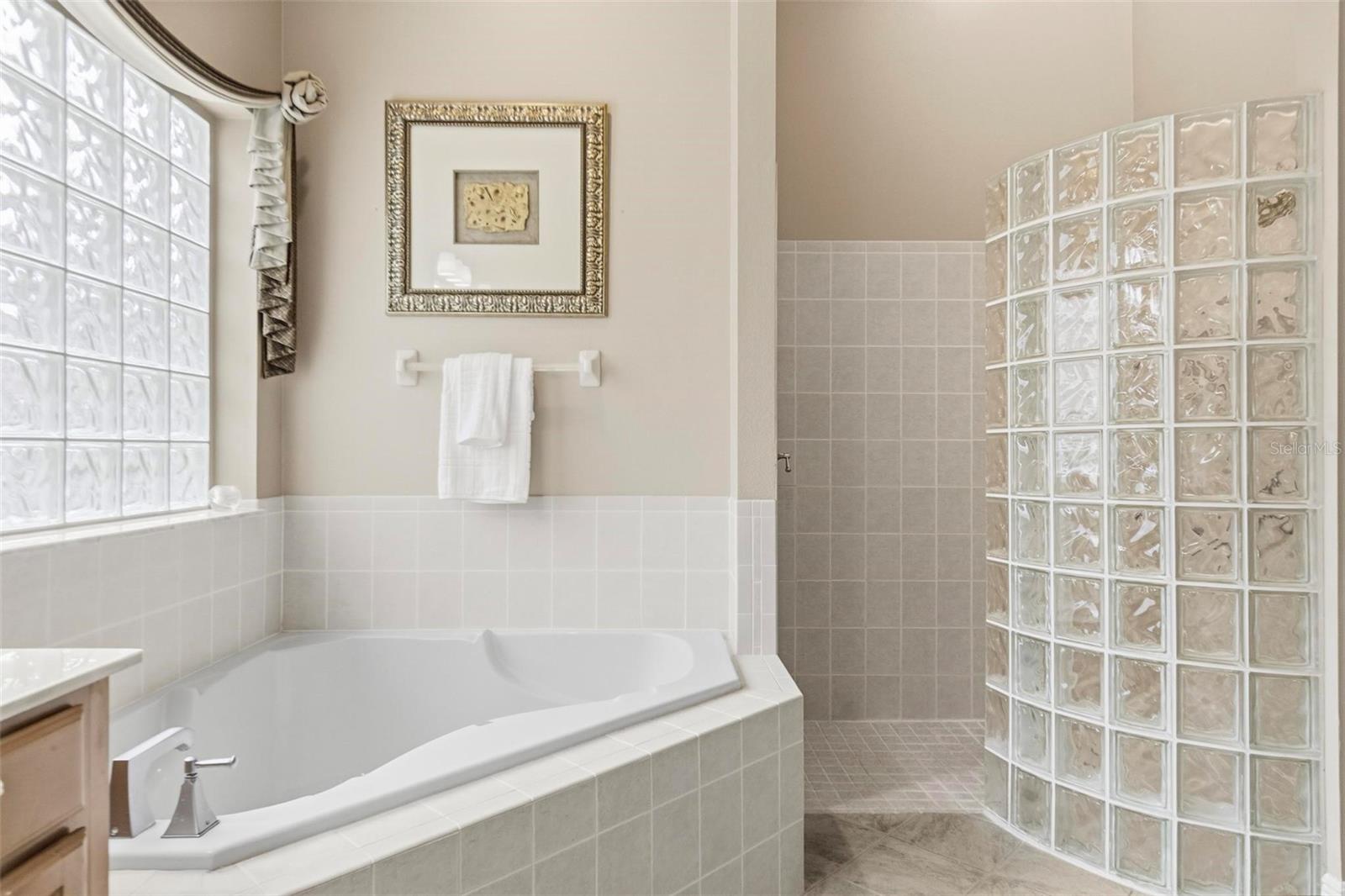19 VILLAGE VIEW DR