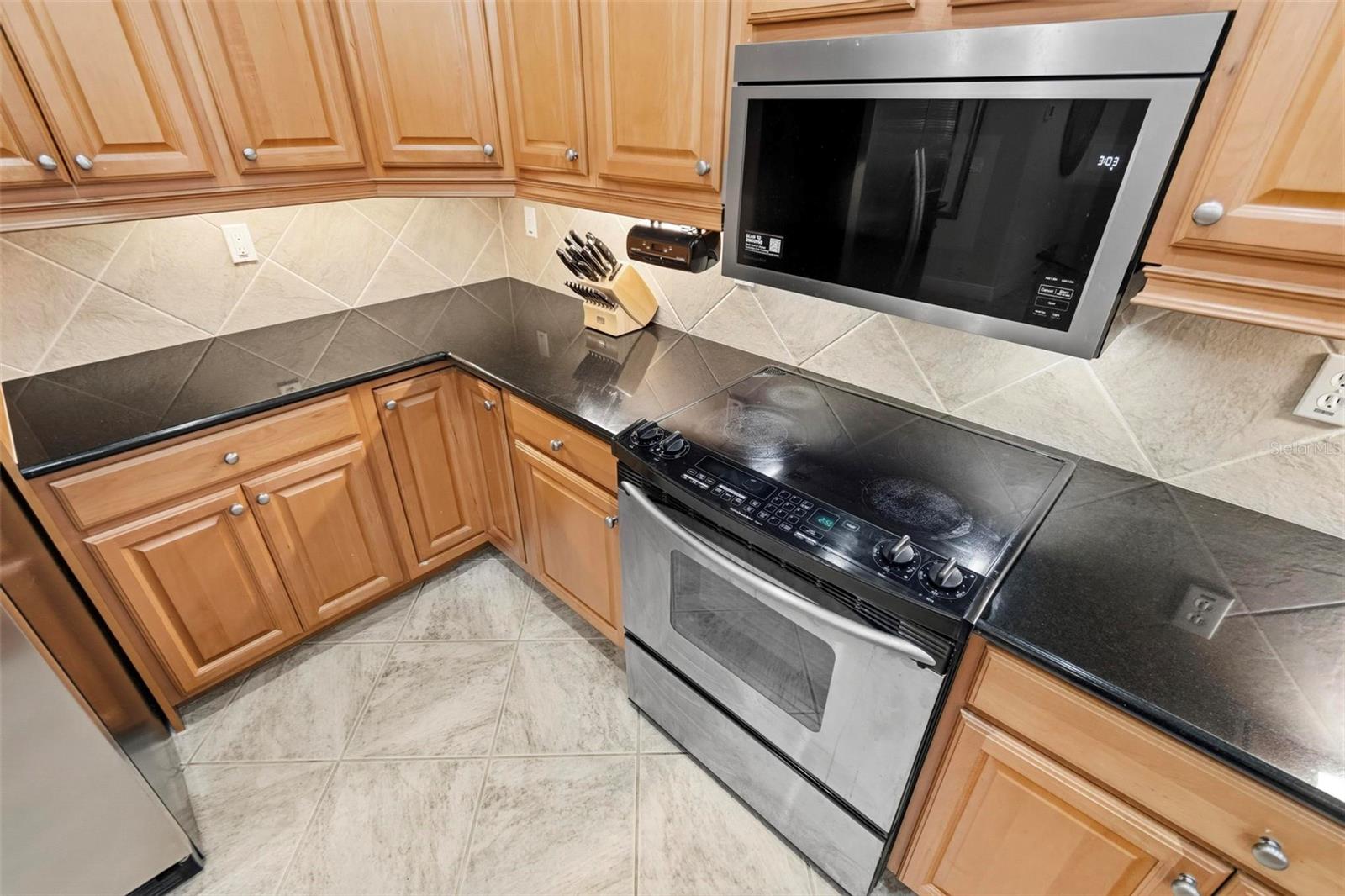 19 VILLAGE VIEW DR