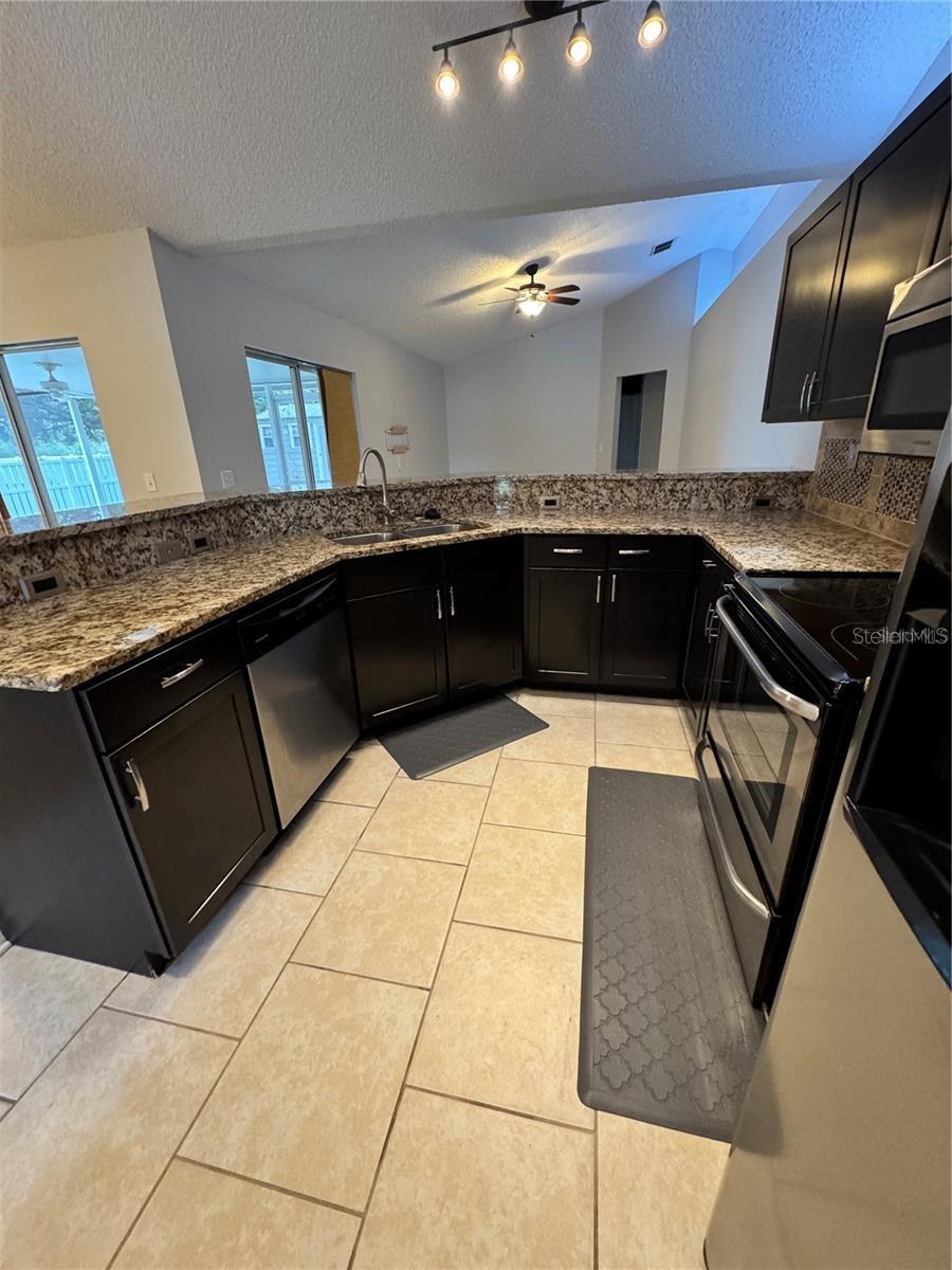 36 FIRETHORN LN