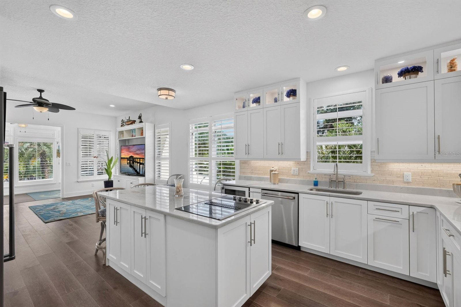 15 MADEIRA CT