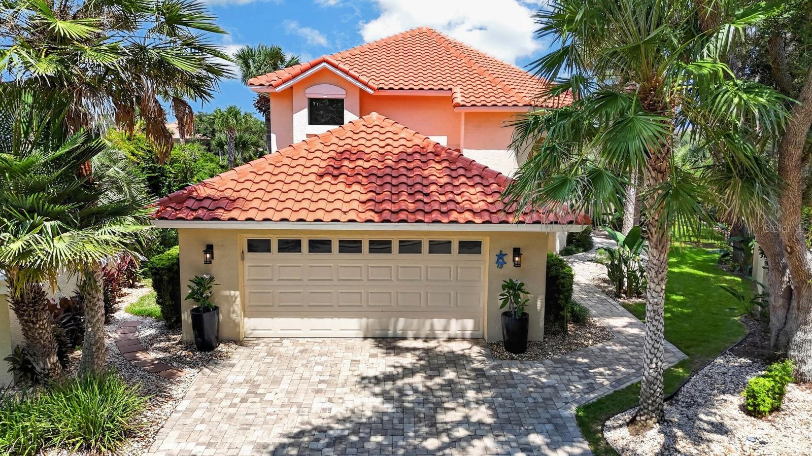 15 MADEIRA CT