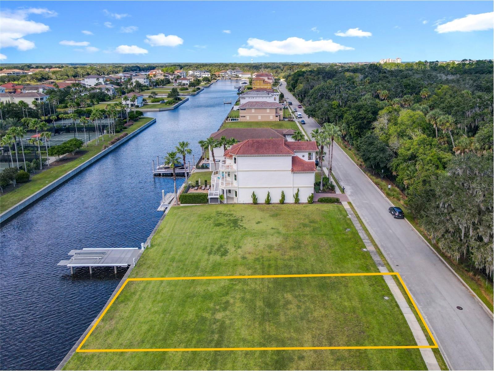 214 HARBOR VILLAGE PT N