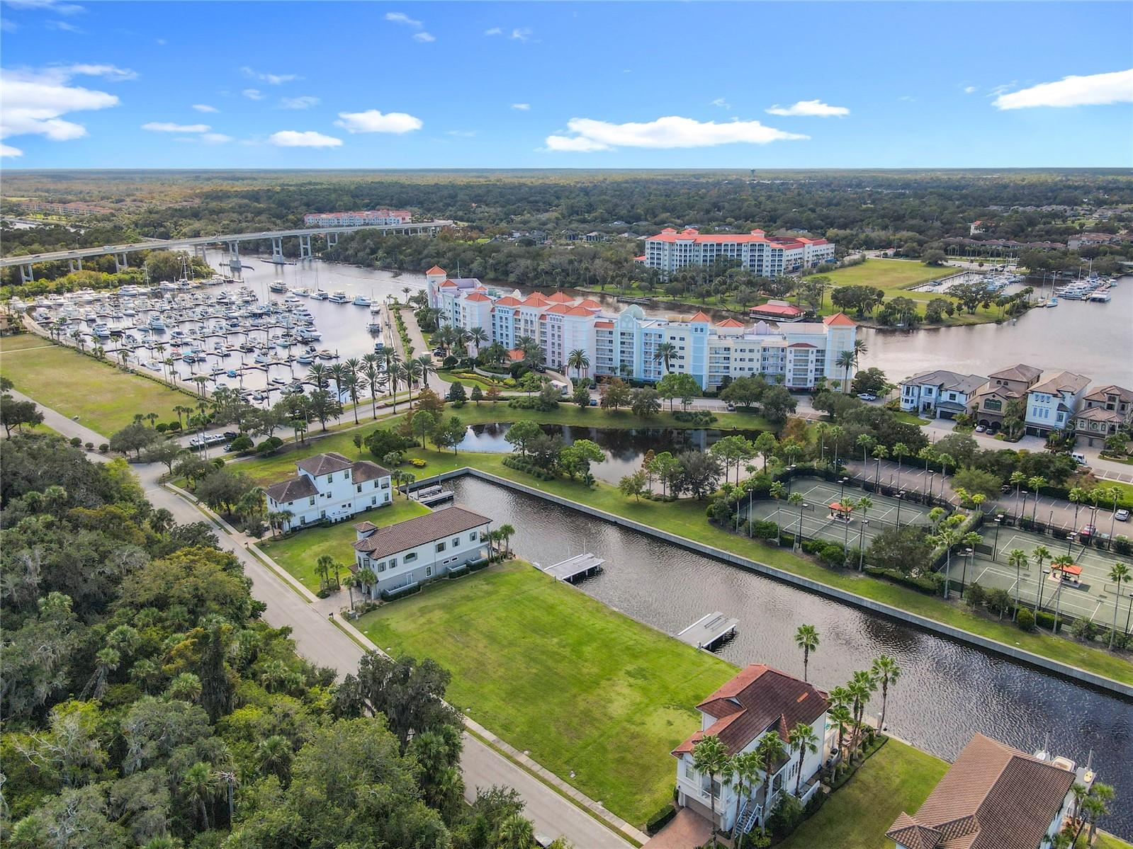 214 HARBOR VILLAGE PT N