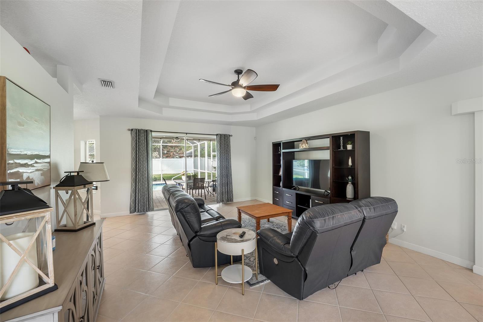 10 WESTMORE LN