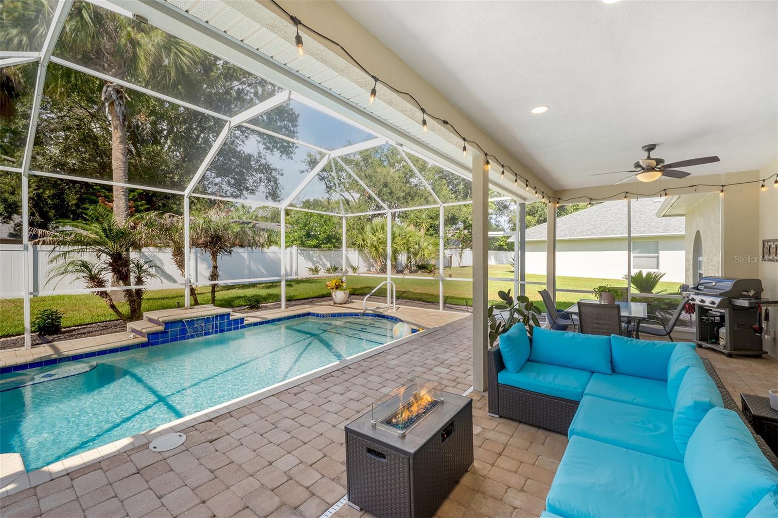10 WESTMORE LN