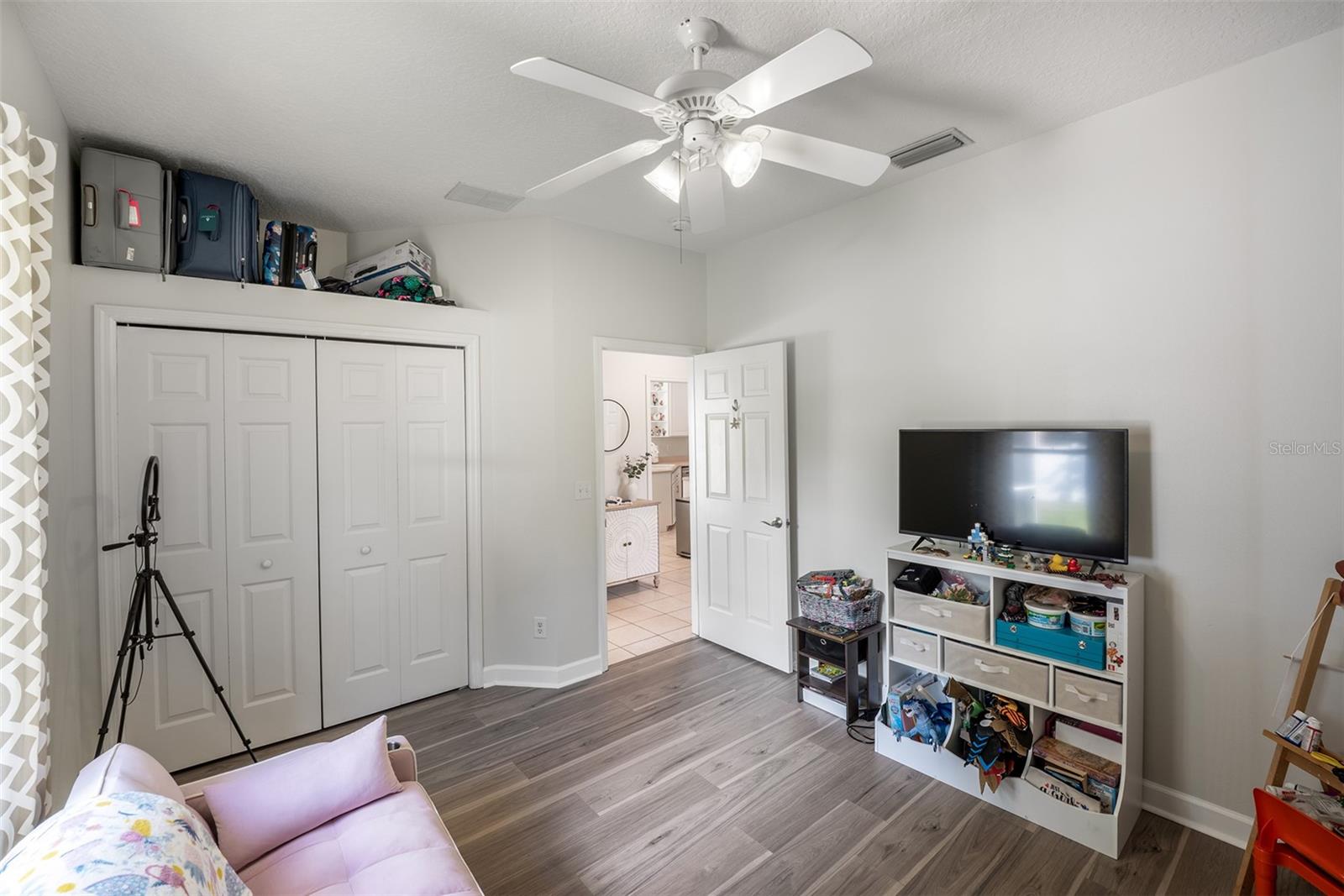10 WESTMORE LN
