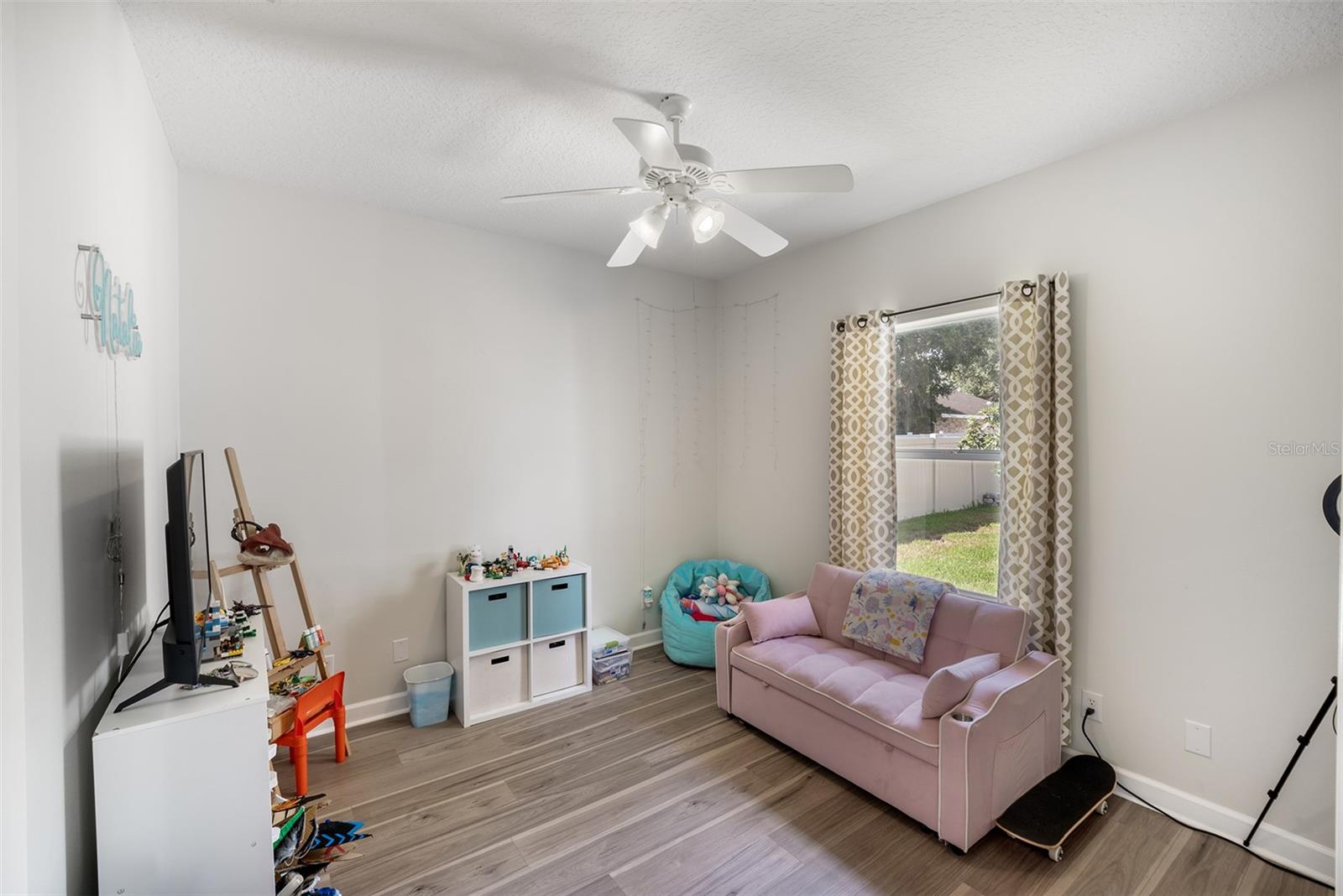 10 WESTMORE LN