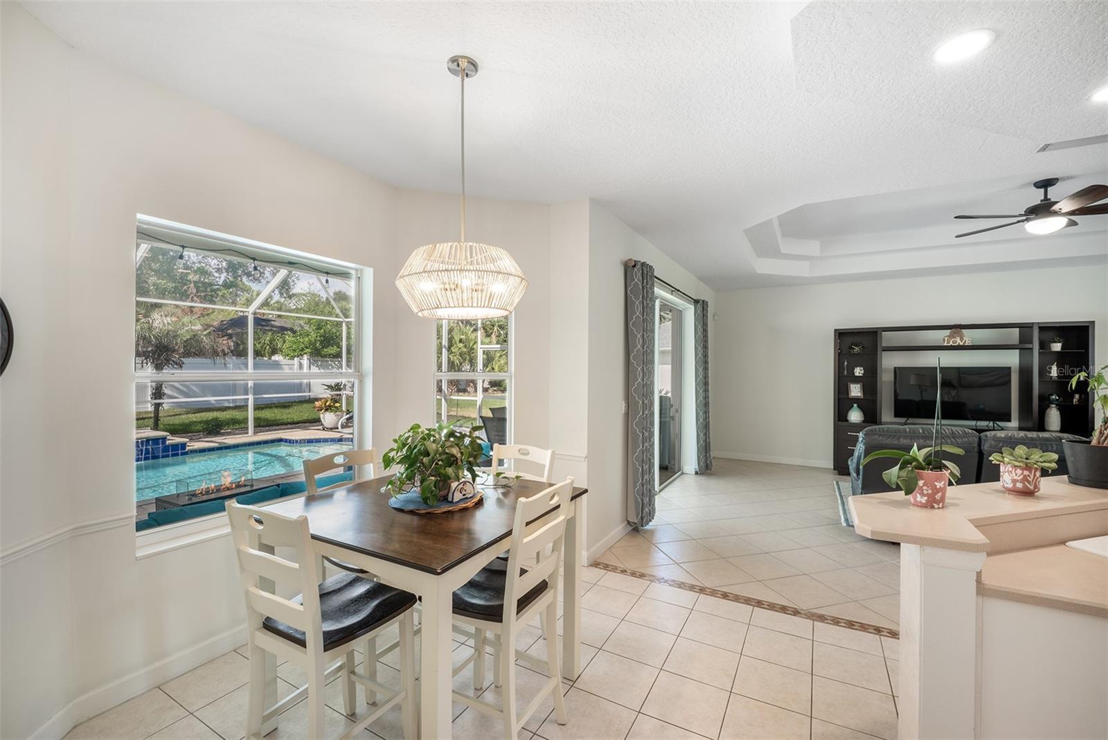 10 WESTMORE LN