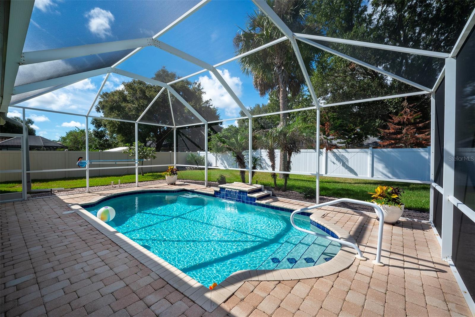 10 WESTMORE LN