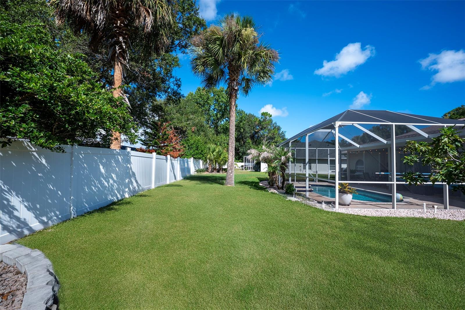 10 WESTMORE LN