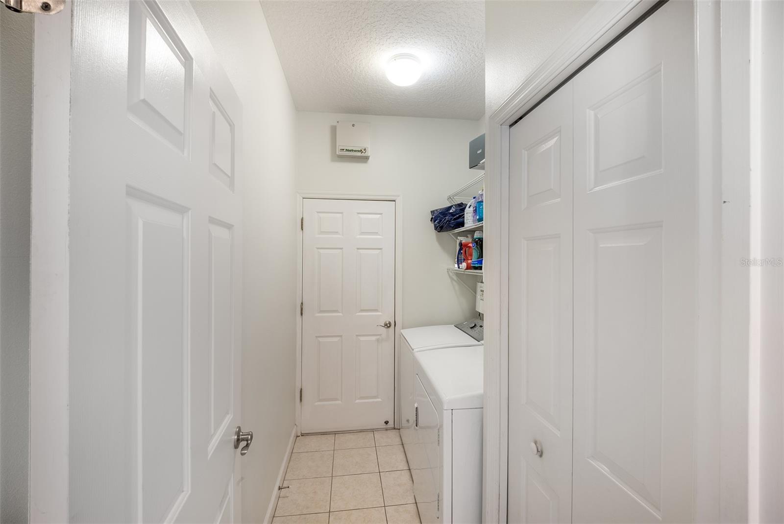 10 WESTMORE LN