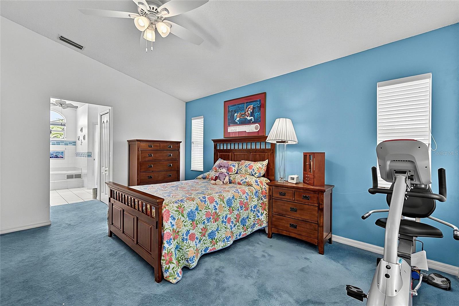 43 FOLSON LN