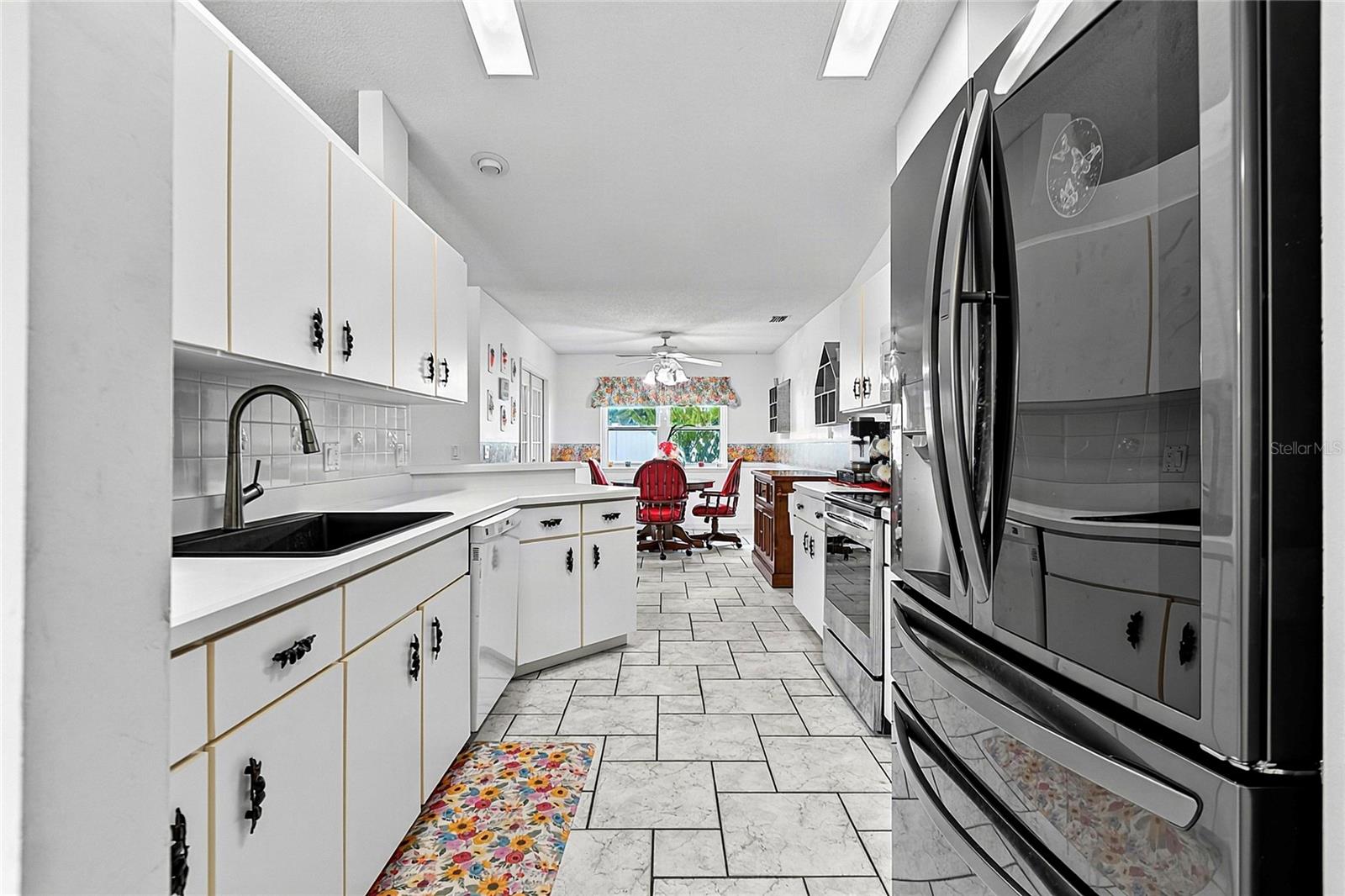 43 FOLSON LN