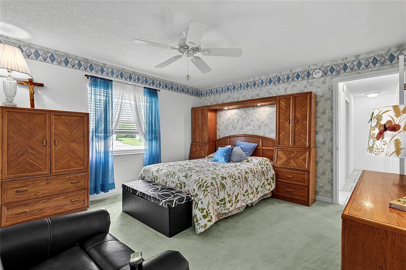 43 FOLSON LN